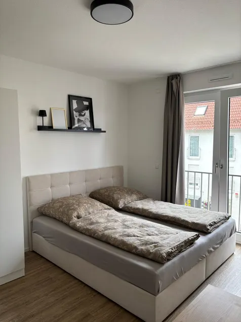 Queen Apartment - Image 1