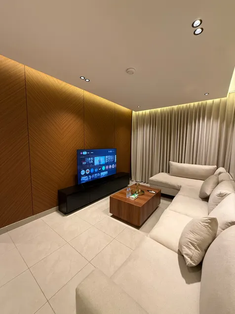 1BR|Luxurious apartmen|65-smart Tv| Great location - Image 1