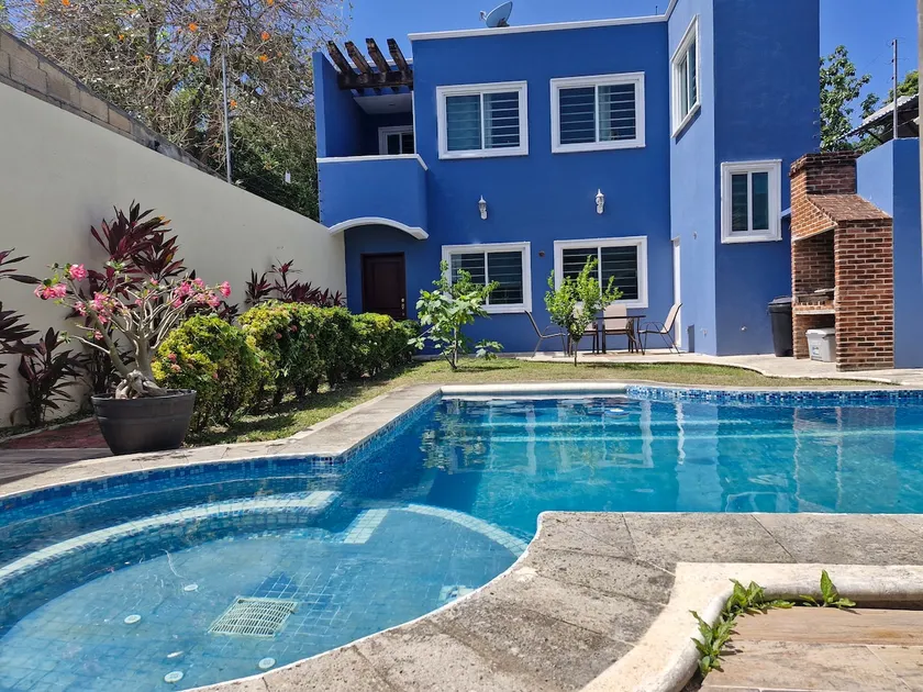 The little blue house - Image 1