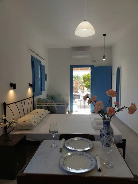 IRIS Studio at Aigiali beach (Amorgos) - Image 1