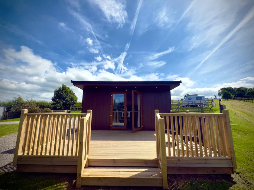 Country Cabin - Image 1