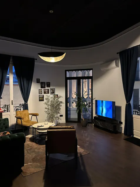 Historic penthouse with 6 balconies Casa Ángel Giner - Image 1