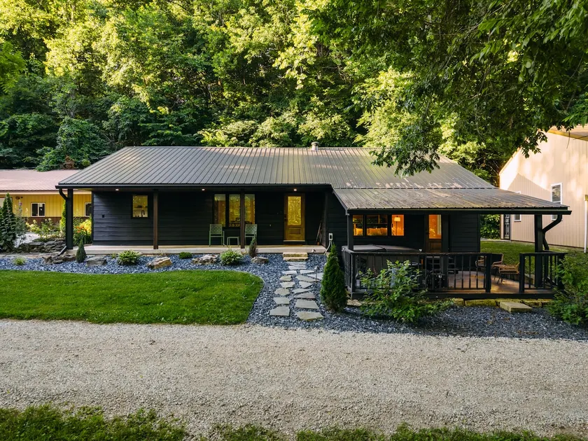 Hidden Family Cabin with Hot Tub - Image 1