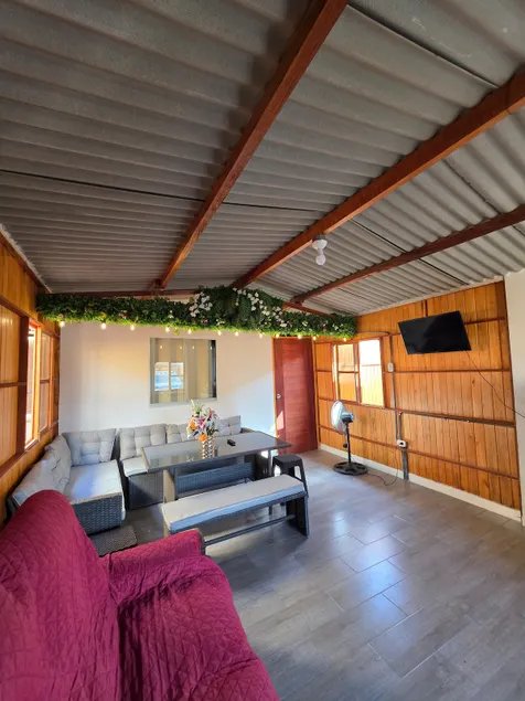 Cozy wooden house - Image 1