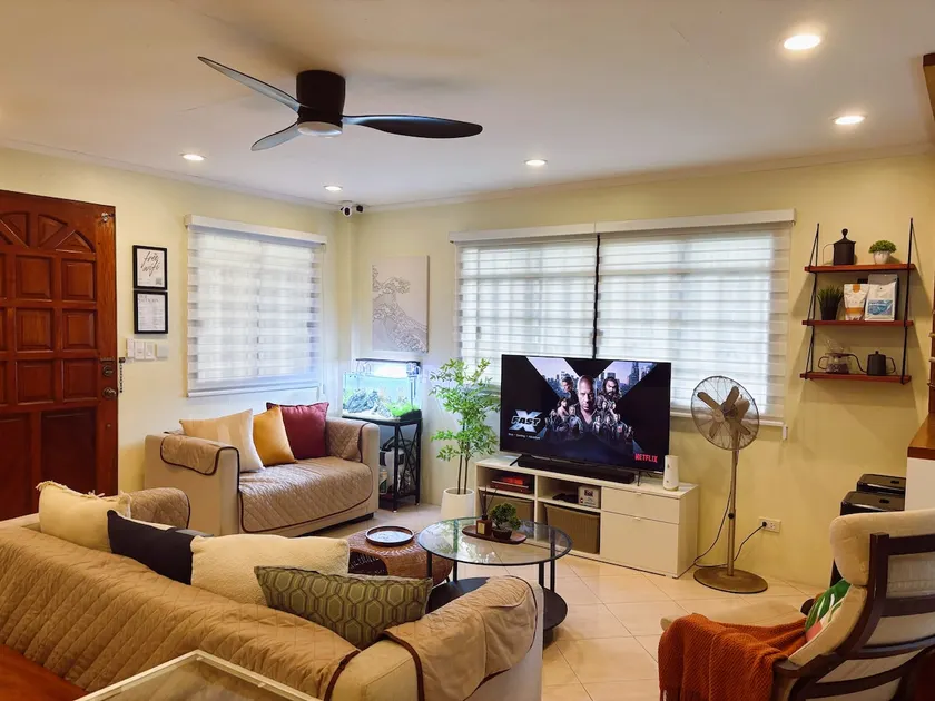 Muji Salvacion with WiFi & Netflix - Image 1