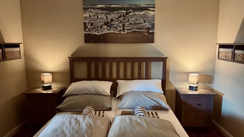 Adorable apartment, bike-friendly - Image 1