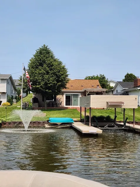 Bailey Bungalow Lake house - Image 1
