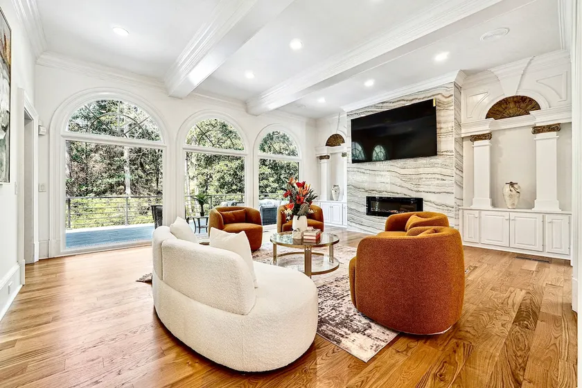 Buckhead Luxe Living/POOL/Theater/King Beds/Fenced - Image 1