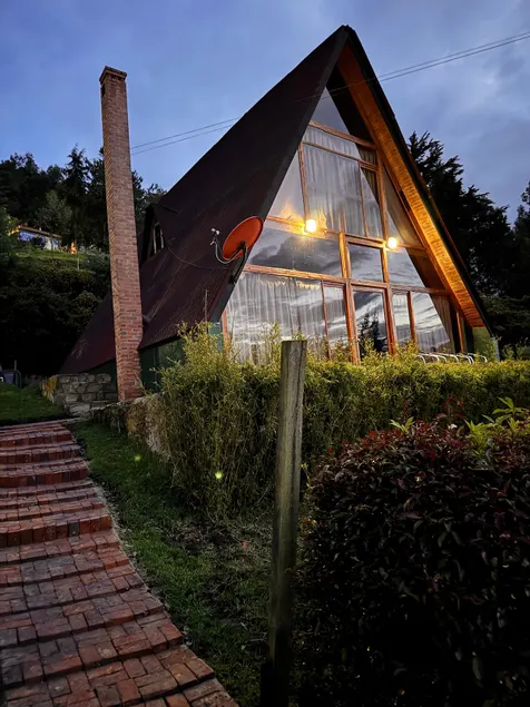 Chalet with a country viewpoint close to the cente - Image 1