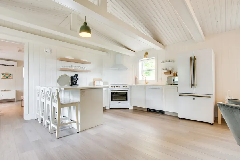 Salt Suite | Boutique Stay on Main Street - Image 1