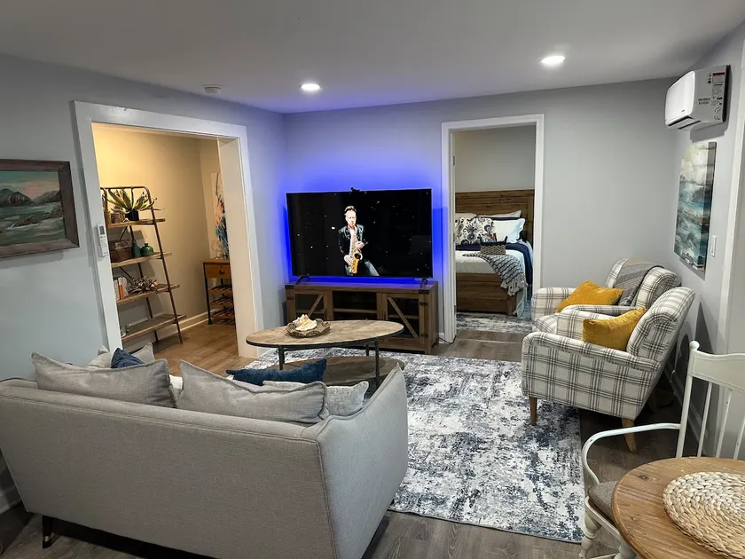 Modern Coastal Retreat - Image 1