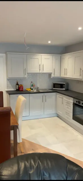 Beautiful 2 bed apartment - Image 1