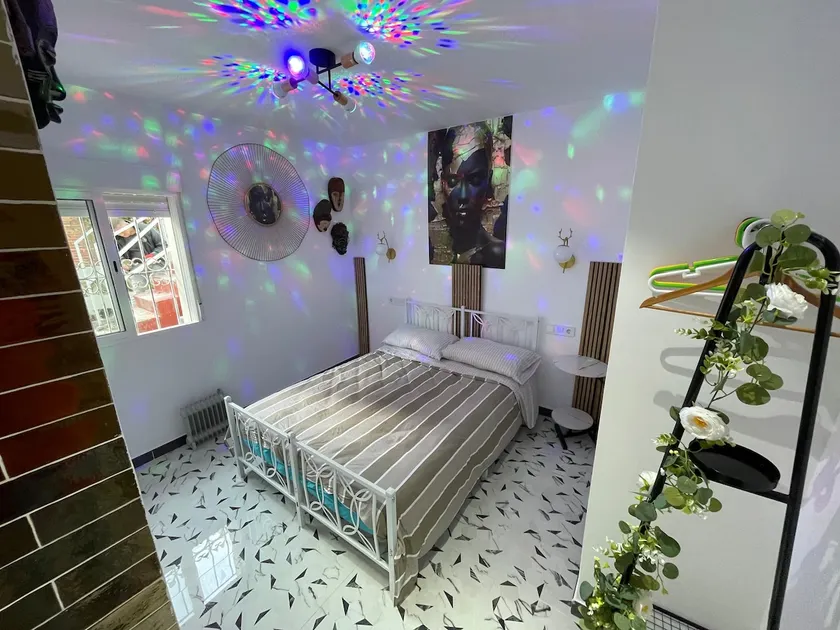 六 ancient Egyptian apartment - Image 1
