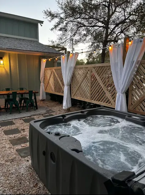 Calabash Oasis Close 2 beach/ firepit/food/Hot Tub - Image 1