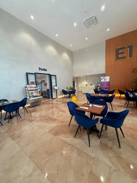 E1 Simple Apartment - Image 1