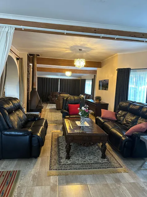 TULLYMORE GUESTHOUSE - Image 1