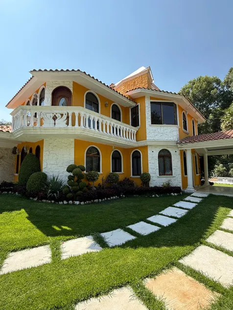 Country House With Pool - Image 1