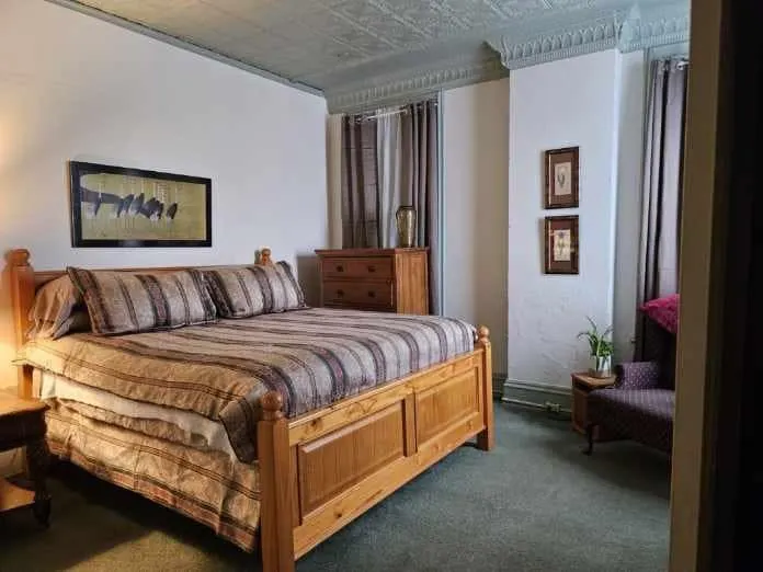 Historic Charm | 2BR | Kitchen | Free St Parking - Image 1