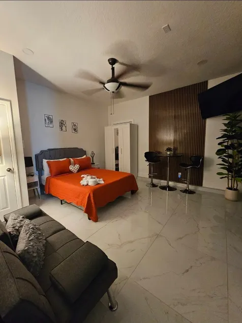 Romantic Suite - Image 1