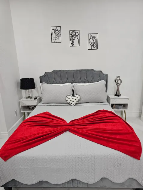 Romantic Suite - Image 1
