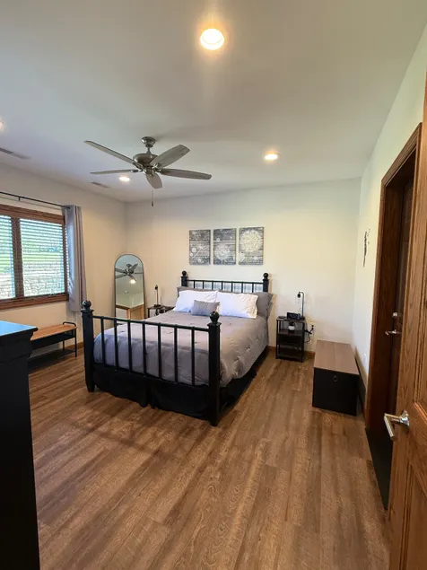 Pet Friendly Fully Furnished 1-Bedroom Oasis - Image 1