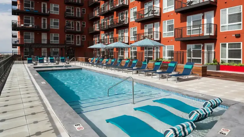 1 /1 Apt w Pool and Hot Tub - Image 1