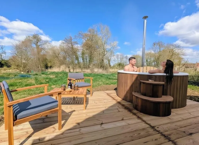 Frakkland, Nordic Refuge and Outdoor Hot Tub - Image 1
