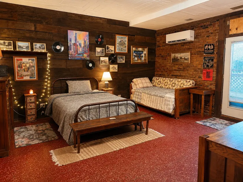 A Ohio River Studio | Wake Up to Incredible Views - Image 1