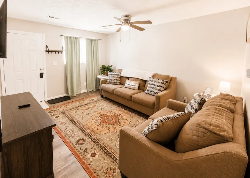 Ashland Retreat • Near KDMC/Camp Landing/Marathon - Image 1