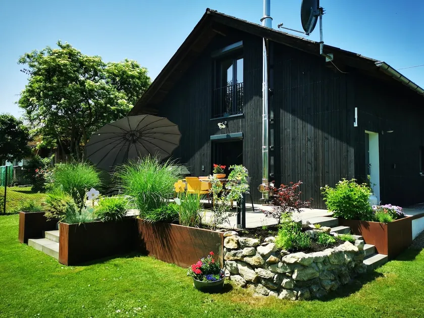 Vacation home in a rural location - Image 1