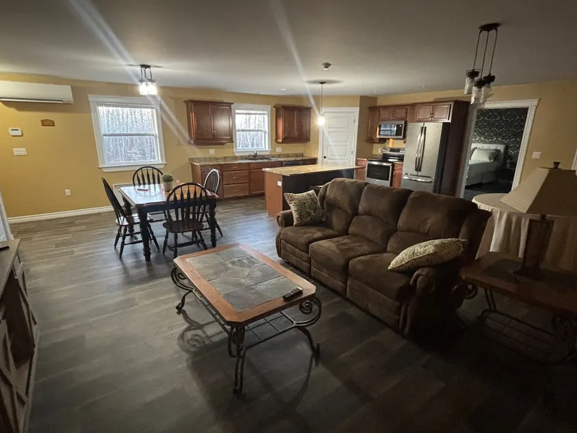 The Oak Tree Apartment - Image 1