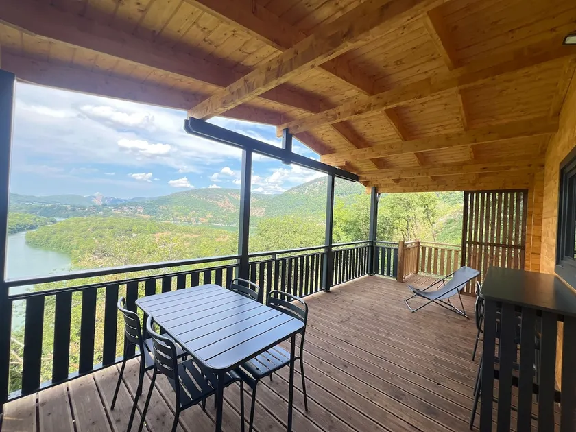 Le Chamois Premium Lodge with a magical view of the Ain River - Image 1