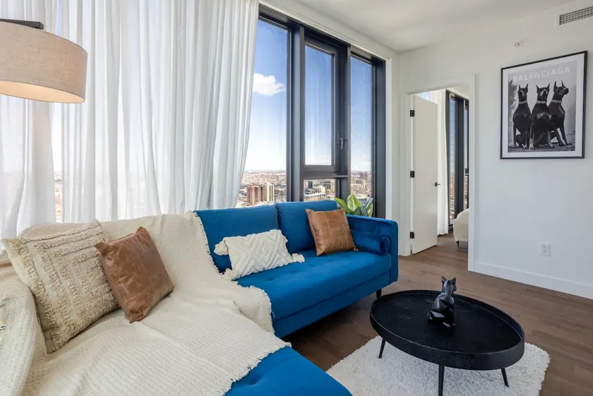 The Azure Rise | 2B1B Condo in Downtown MTL - Image 1