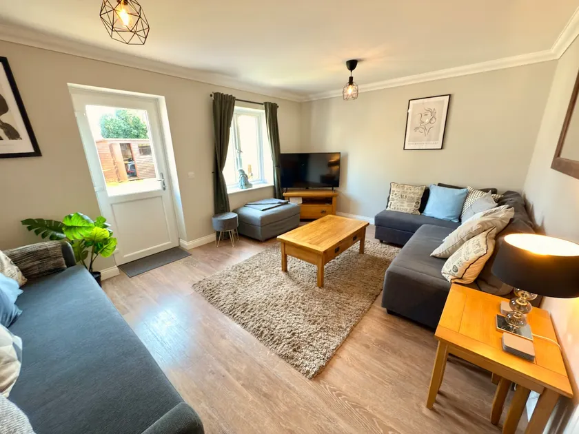 Spacious 3 Bedroom House in Wool - Image 1