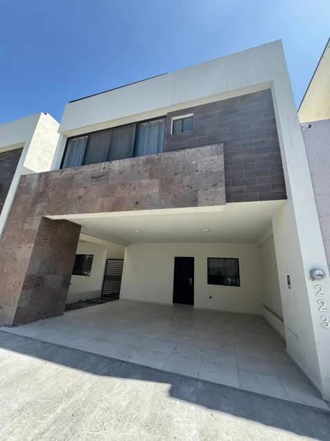 House in Cerradas Rinconada - Image 1