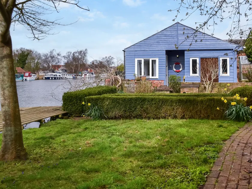 Riverside Retreat - Image 1