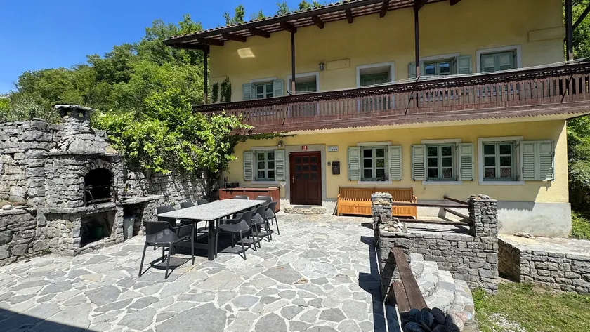Hisa Betin 4 bedroom Holiday Home in Soca Valley - Image 1