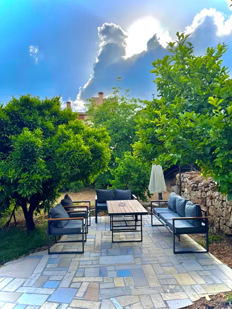 Spring garden escape in baabdat|privet, quiet cozy - Image 1