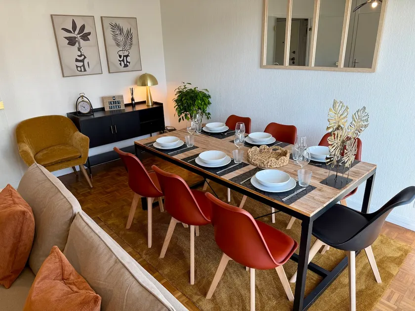 Lovely, bright apartment on the border with Geneva - Image 1