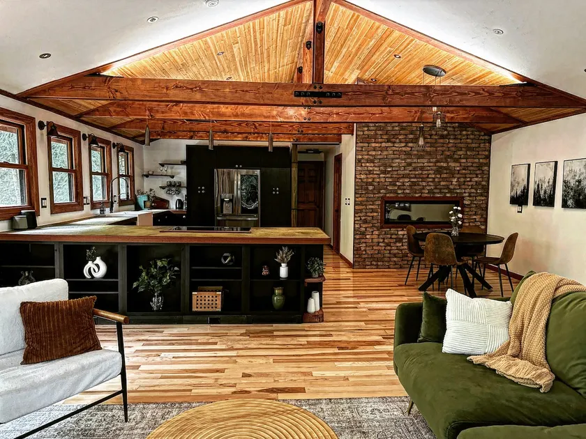 Cozy Cabin in Bellingham | Family & Dog Friendly - Image 1