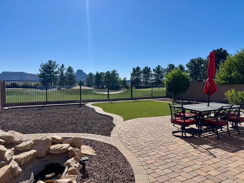 Golf 5BR 2.5 bath home with community POOL - Image 1