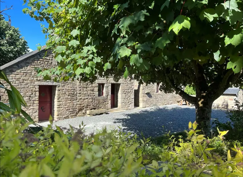 Peaceful house, facing a mill with swimming pool - Image 1