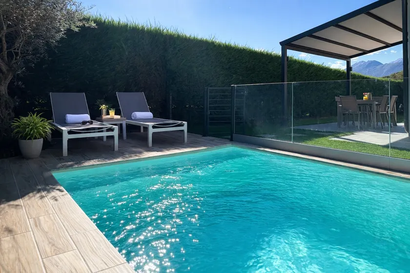 Secluded private villa with pool friends families - Image 1