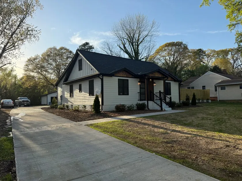 Country living in the city - Image 1