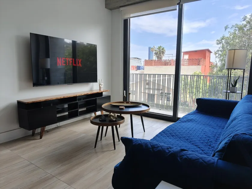 Quiet Condo / Downtown / Parking/Steps to La Revu - Image 1