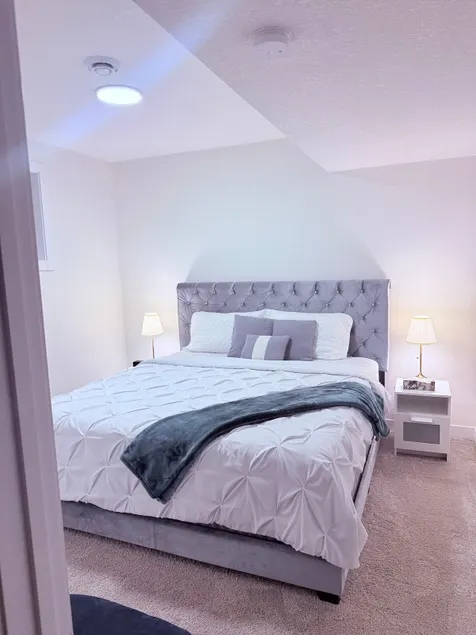 Clean &cozy1 Bed Guest Suite in South of Edmonton. - Image 1