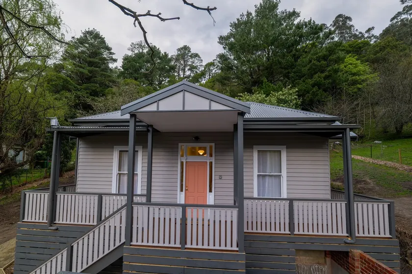Ferntree Digs Cottage - Image 1