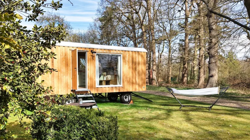 Time out in a stylish tiny house - Image 1