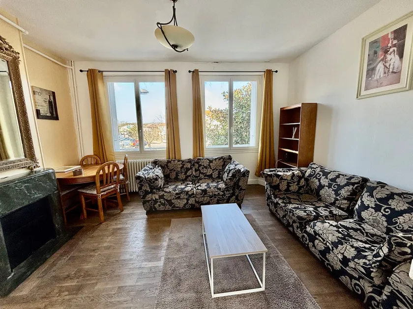 2 bedroom apartment - Image 1
