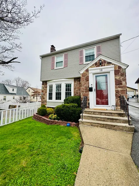 Modern 2BR Retreat Near NYC/Metlife Basement Apt. - Image 1